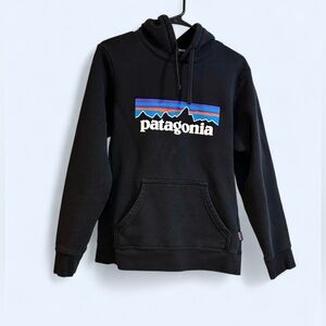 Patagonia Black Sweater with Logo      (unisex )